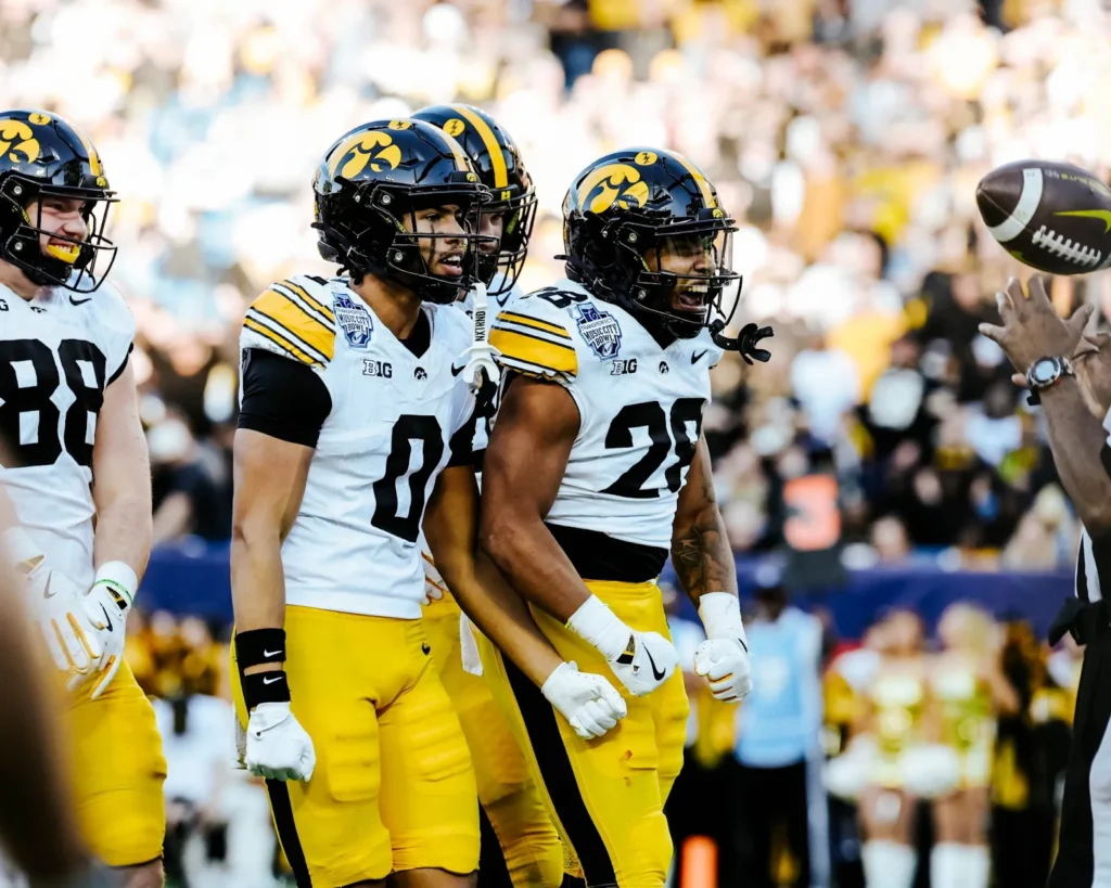 Iowa unravels in fourth quarter Iowa unravels in fourth quarter