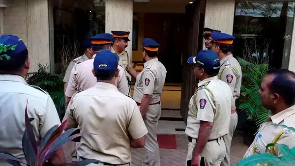 saif ali khan knife attack in hindi saif ali khan knife attack in hindi